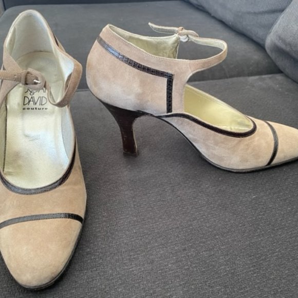 Vintage Joan and David Couture Beige & Brown Suede Pumps in Good Condition 7M - Picture 11 of 15